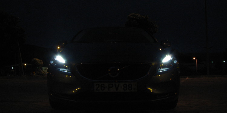 Volvo V40 D2: Um verdadeiro "Premium". 32