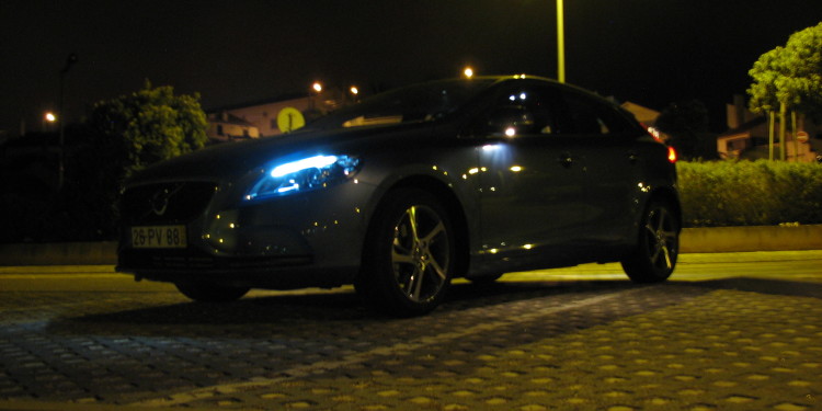Volvo V40 D2: Um verdadeiro "Premium". 13