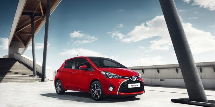 Toyota Yaris recebe versão "Bi-tom". 24