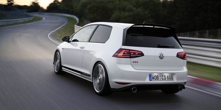 VW Golf GTI Clubsport: 265 cavalos de rebeldia! 29