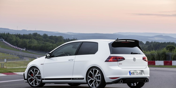 VW Golf GTI Clubsport: 265 cavalos de rebeldia! 24