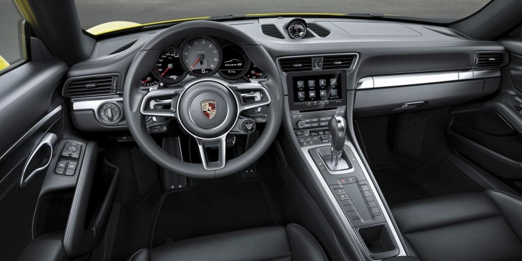 Porsche 911 Carrera 4 revelado com motor Turbo! 13