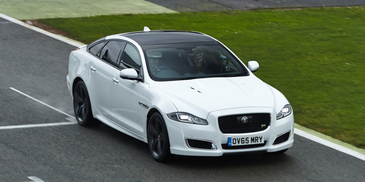 Jaguar XJR e XJR9 encontram-se em Silverstone! 16