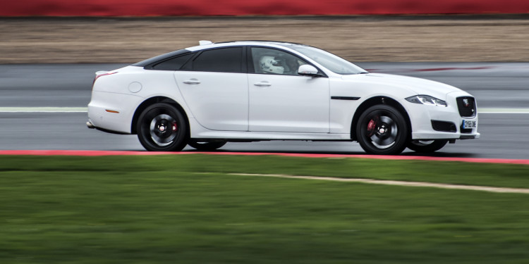 Jaguar XJR e XJR9 encontram-se em Silverstone! 13