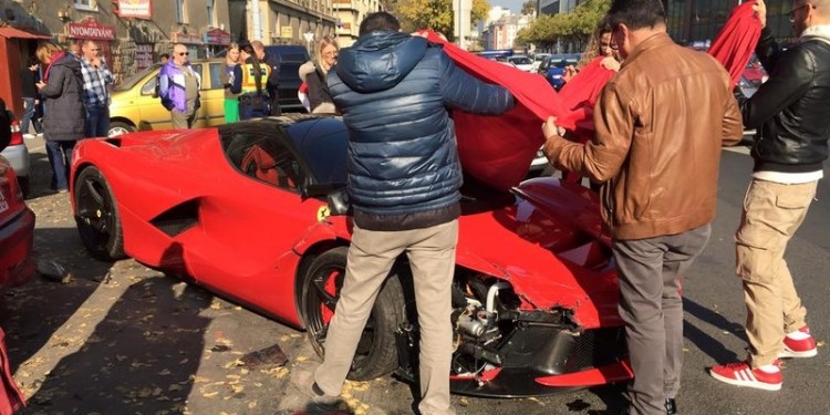 LaFerrari despista-se contra 3 carros em Budapest 19