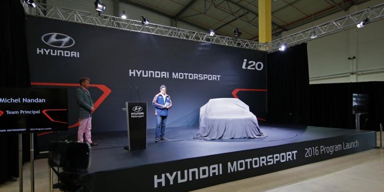 Hyundai i20 WRC pronto para enfrentar 2016!! 25