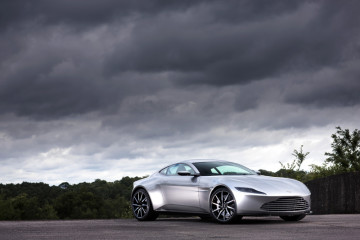 Aston Martin DB10 será leiloado! 20