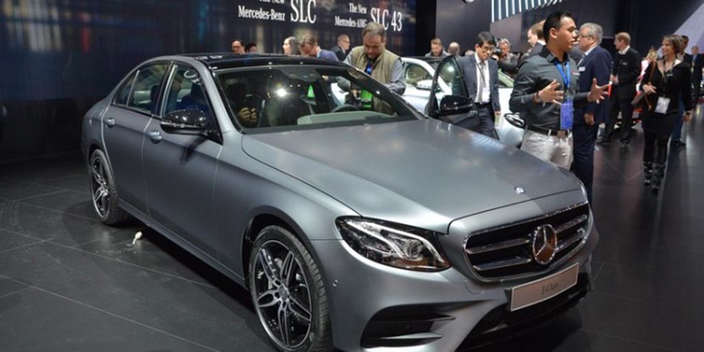 Mercedes Classe E aparece em Detroit. 38