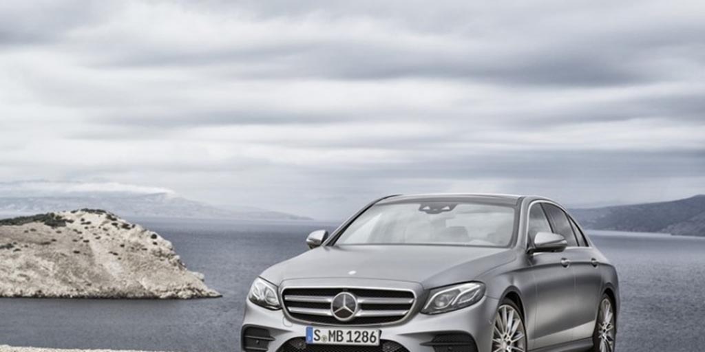 Mercedes Classe E aparece em Detroit. 26
