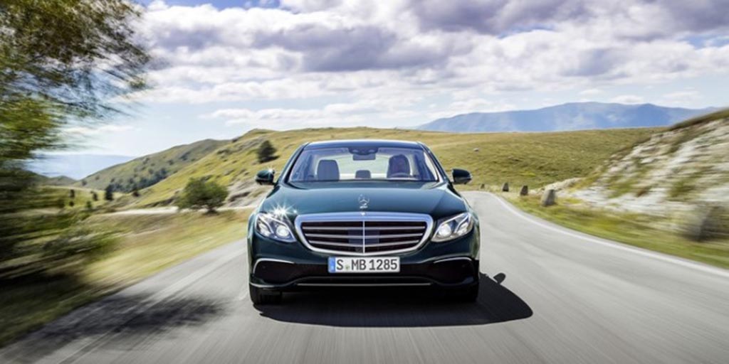 Mercedes Classe E aparece em Detroit. 18