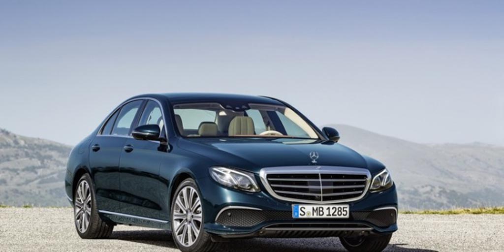 Mercedes Classe E aparece em Detroit. 14