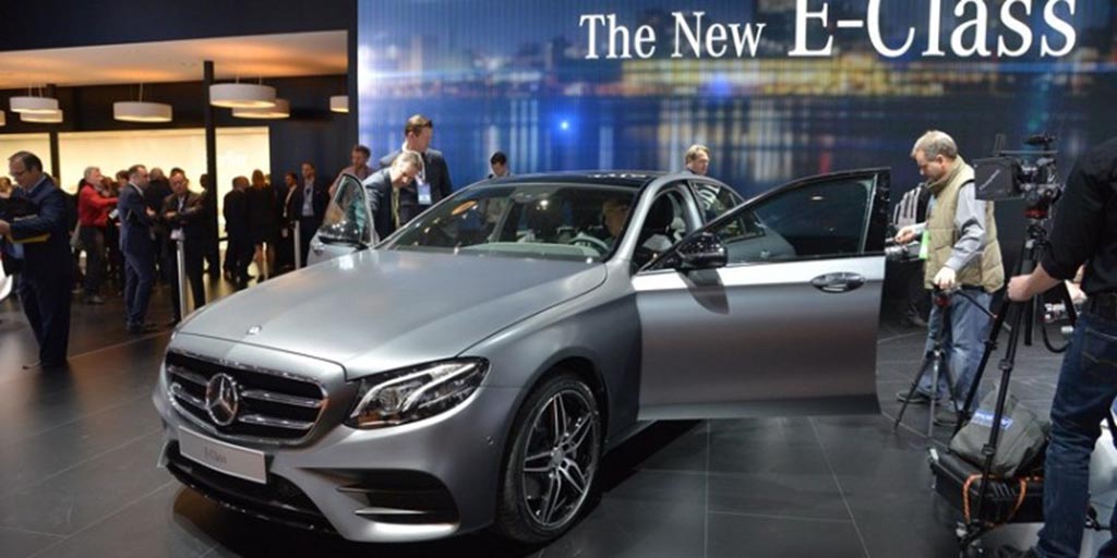Mercedes Classe E aparece em Detroit. 34