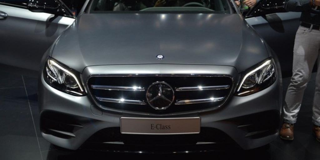 Mercedes Classe E aparece em Detroit. 35