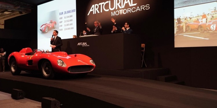 Ferrari 335 Sport Scaglietti de 1957 é o automóvel mais caro do mundo! 27