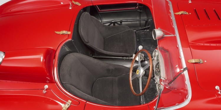 Ferrari 335 Sport Scaglietti de 1957 é o automóvel mais caro do mundo! 13