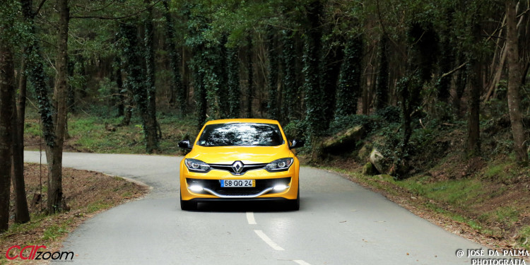 Renault Mégane RS Trophy 275: Máquina de emoções! 26