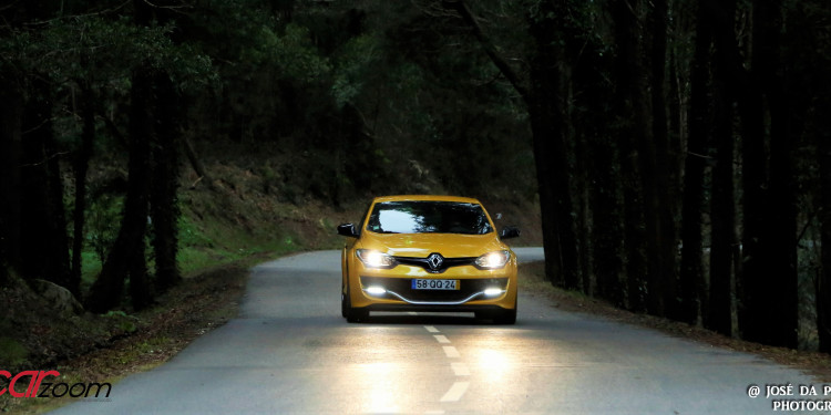 Renault Mégane RS Trophy 275: Máquina de emoções! 16