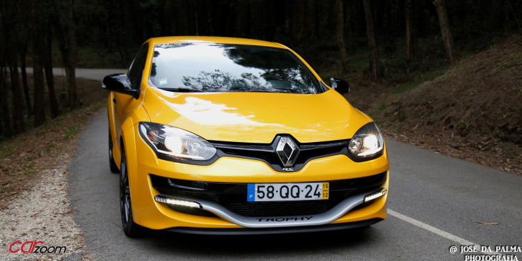 Renault Mégane RS Trophy 275: Máquina de emoções! 15