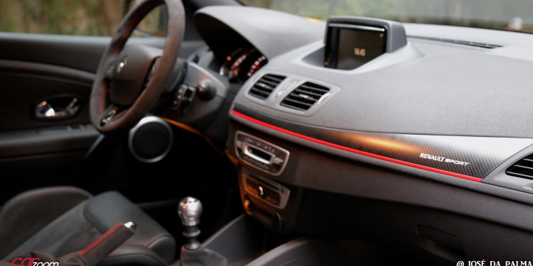 Renault Mégane RS Trophy 275: Máquina de emoções! 42