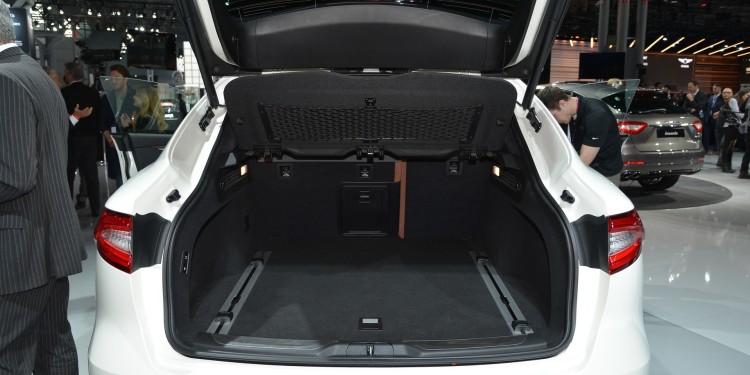 Maserati Levante apresentado no salão de Nova Iorque! 22