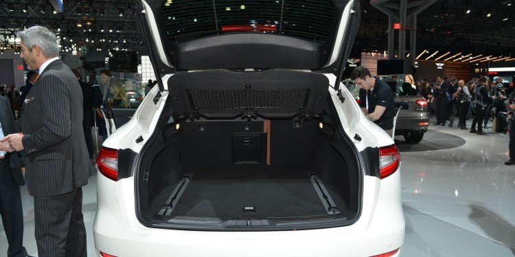 Maserati Levante apresentado no salão de Nova Iorque! 24