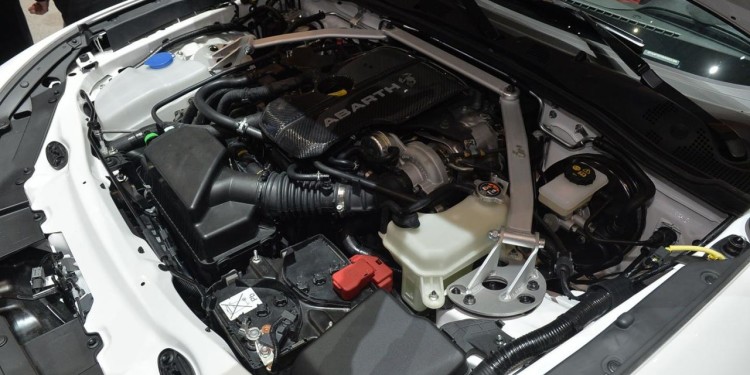 Fiat 124 Spider picado pelo escorpião em Genebra! 35