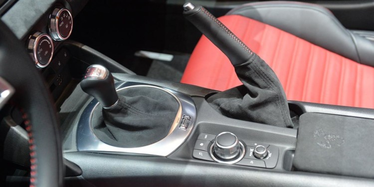 Fiat 124 Spider picado pelo escorpião em Genebra! 33