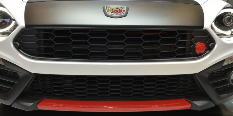 Fiat 124 Spider picado pelo escorpião em Genebra! 29