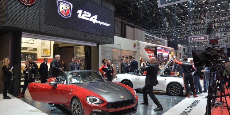 Fiat 124 Spider picado pelo escorpião em Genebra! 23