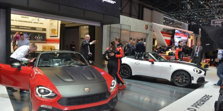 Fiat 124 Spider picado pelo escorpião em Genebra! 24