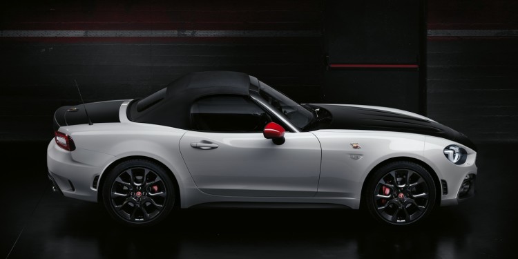 Fiat 124 Spider picado pelo escorpião em Genebra! 18