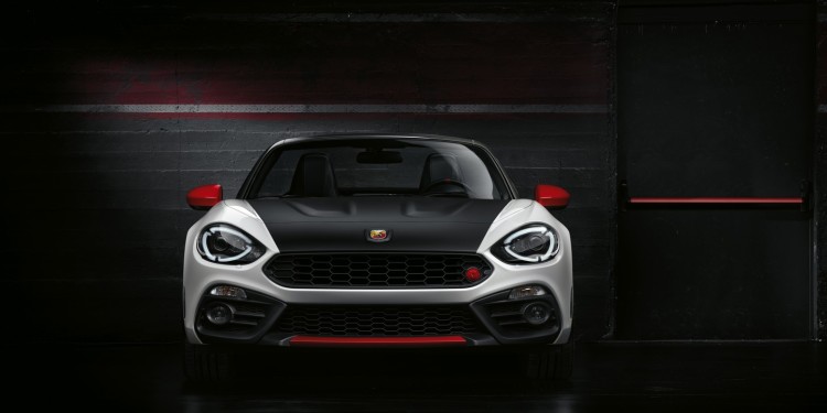 Fiat 124 Spider picado pelo escorpião em Genebra! 15