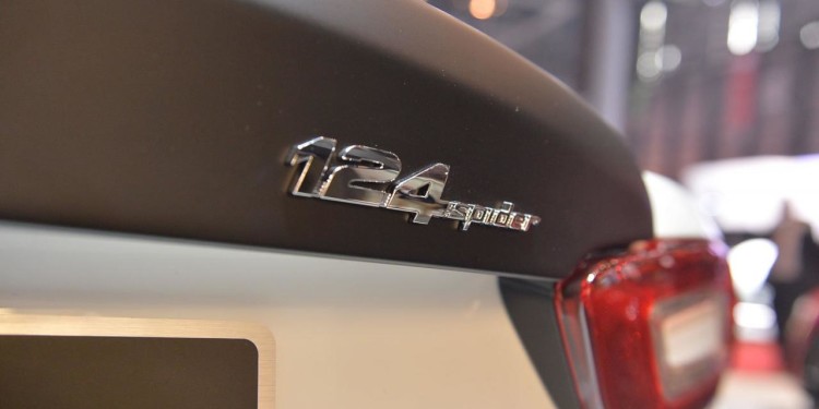 Fiat 124 Spider picado pelo escorpião em Genebra! 41