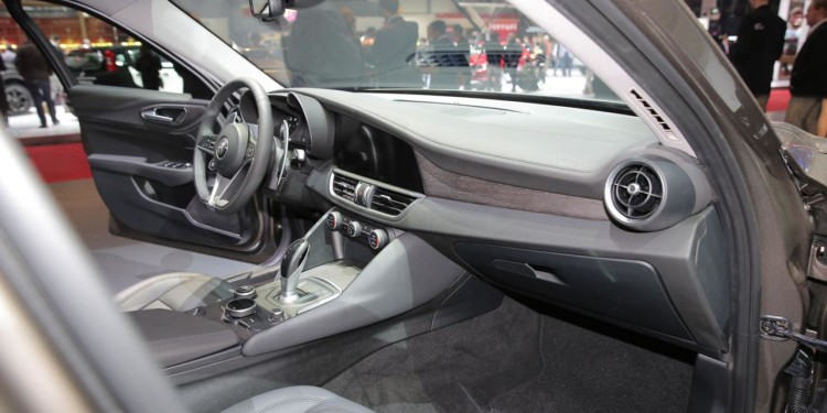 Alfa Romeo revela gama Giulia em Genebra! 24