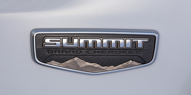 Jeep Grand Cherokee revelado online! 23