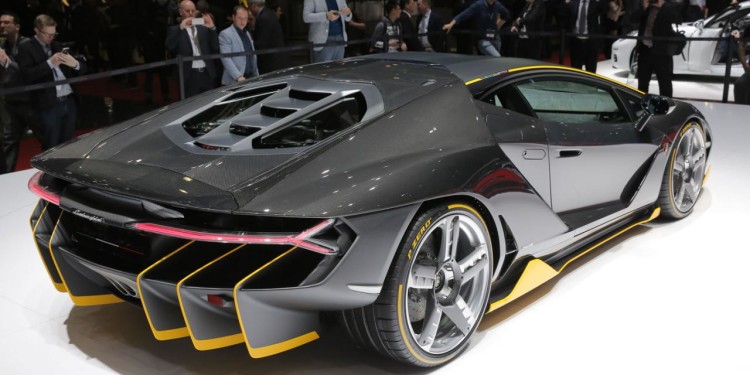 Lamborghini Centenário acelera até Genebra! 15
