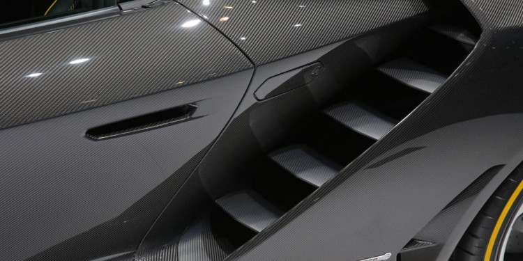 Lamborghini Centenário acelera até Genebra! 19