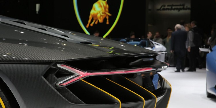 Lamborghini Centenário acelera até Genebra! 17