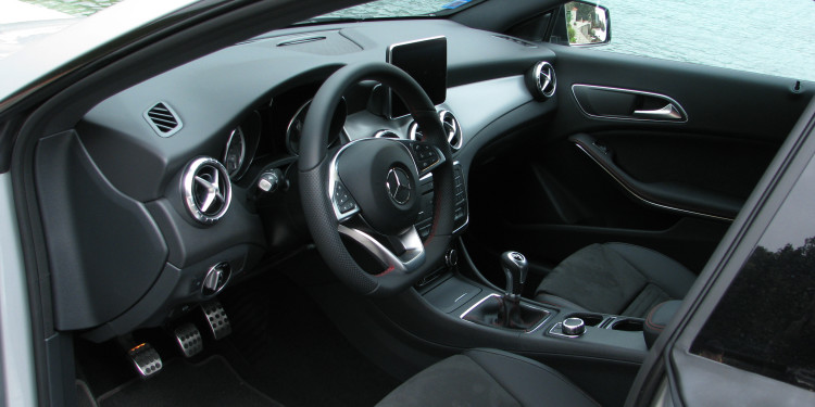 Mercedes CLA 180D AMG Line: Requinte desportivo! 39