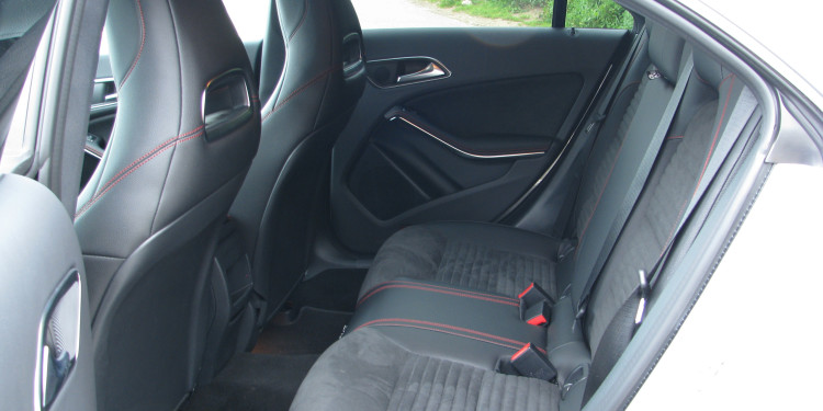 Mercedes CLA 180D AMG Line: Requinte desportivo! 21