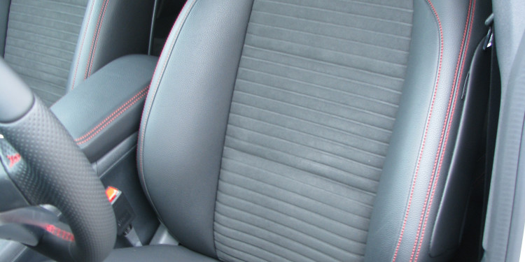 Mercedes CLA 180D AMG Line: Requinte desportivo! 18