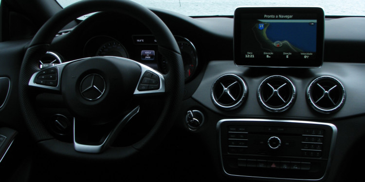 Mercedes CLA 180D AMG Line: Requinte desportivo! 15