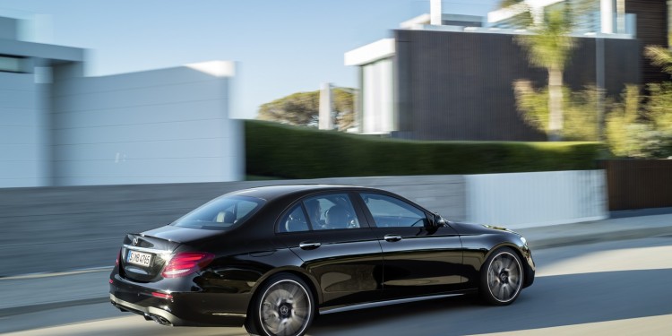 Mercedes E43 AMG 4 Matic revelado com 396cv! 15