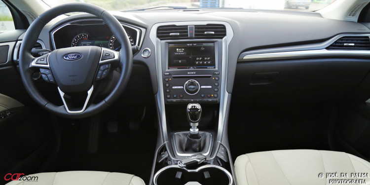 Ford Mondeo 2.0 TDCi SW Titanium: O Lord americano! 48