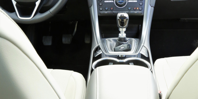 Ford Mondeo 2.0 TDCi SW Titanium: O Lord americano! 38