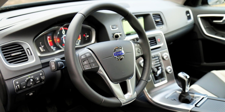 Volvo S60 D4 Cross Country: Um Sedan Aventureiro! 26