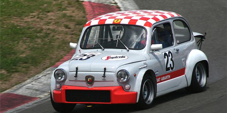 Abarth: Dos escapes aos automóveis! 15