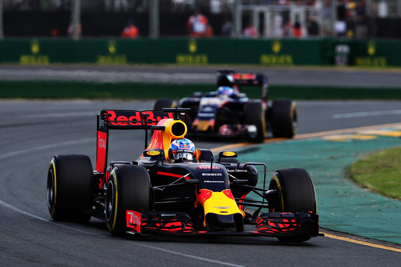 Red Bull e Toro Rosso voltam aos motores Renault! 14