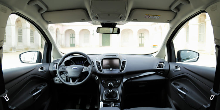 Ford Grand C-MAX 1.5 TDCi: Espaço e dinâmica! 46