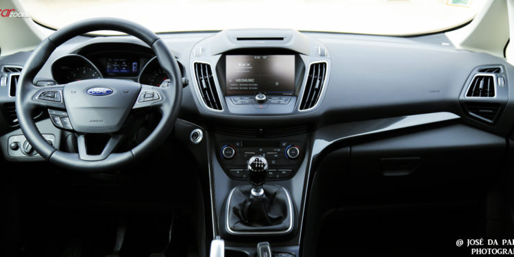 Ford Grand C-MAX 1.5 TDCi: Espaço e dinâmica! 47